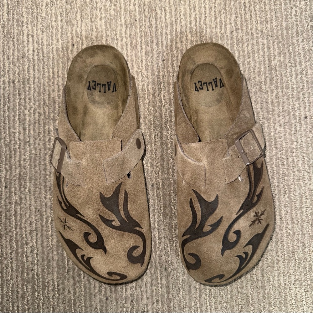 Vale Chocolate Clogs